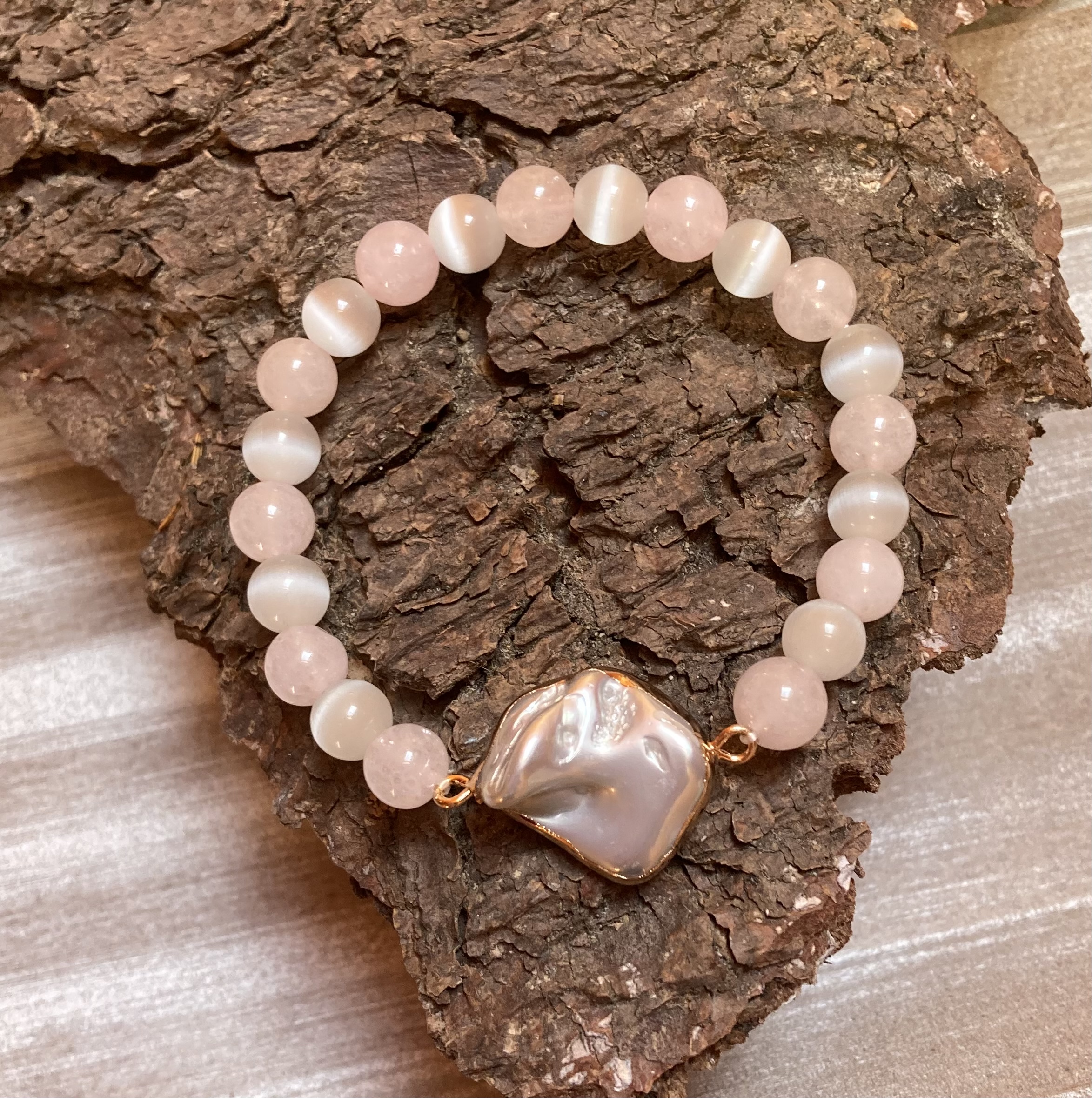 ROSE QUARTZ AND MOTHER OF PEARL BRACELET